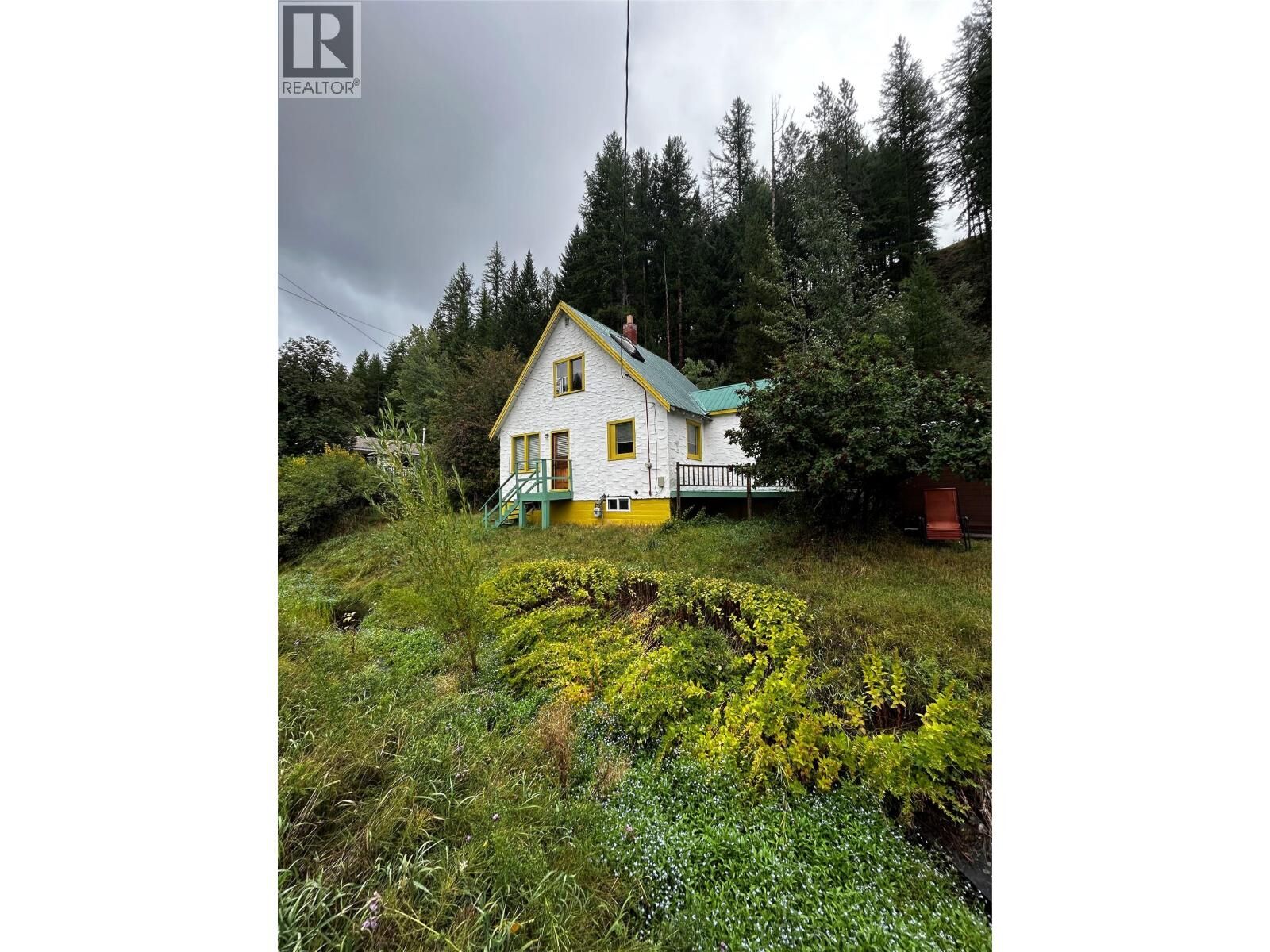 Property Photo:  32 Waldie Road  BC V1A 2L5 