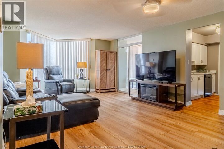 Property Photo:  75 Riverside Drive East 1609  ON N9A 7C4 