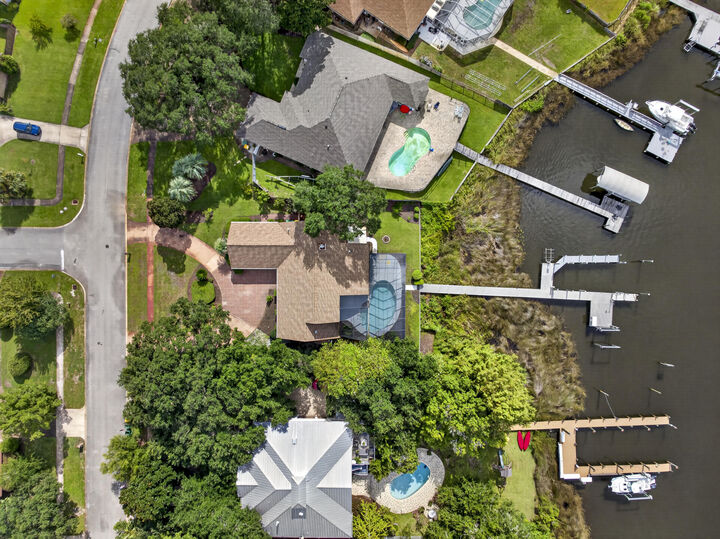 Property Photo: 136 Indian Bayou Drive FL 32541