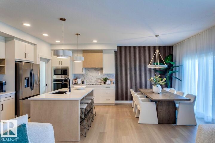 Property Photo:  5109 Cawsey Bend SW  AB T6W 5Y5 