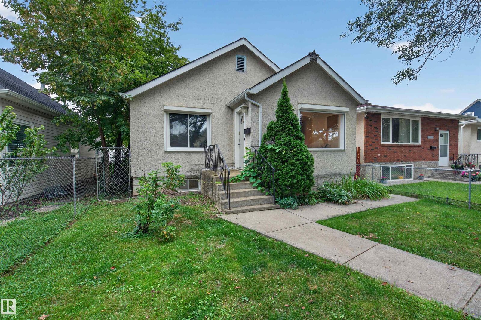 Property Photo:  11431 88 Street NW  AB T5B 3P9 