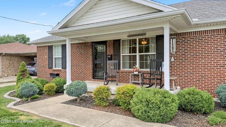 Property Photo:  6215 Bay Pine Dr  KY 40219 