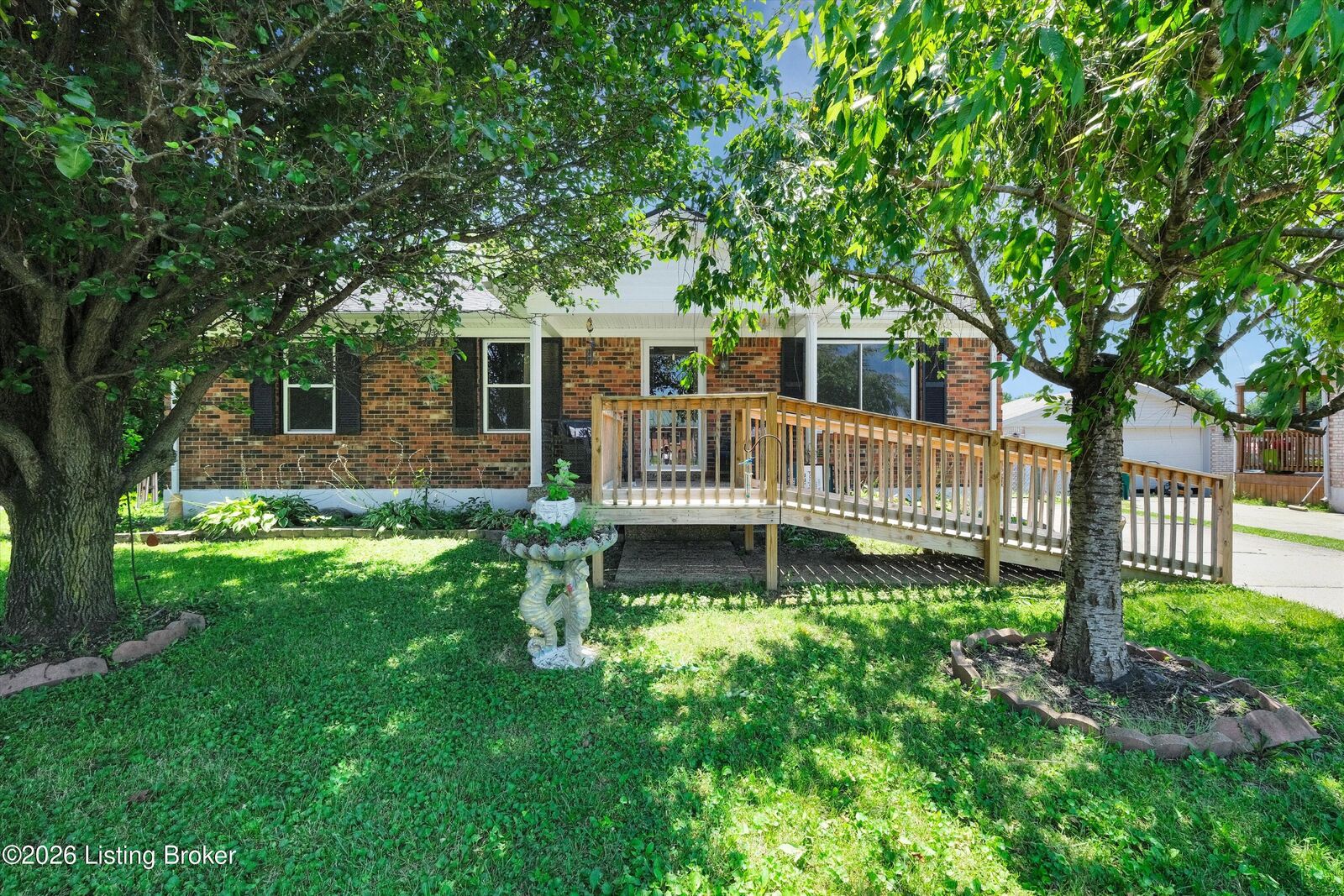 Property Photo: 119 Ashley Ct KY 40229
