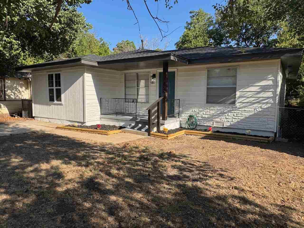 Property Photo: 1809 NW Kingsbury Ave OK 73507
