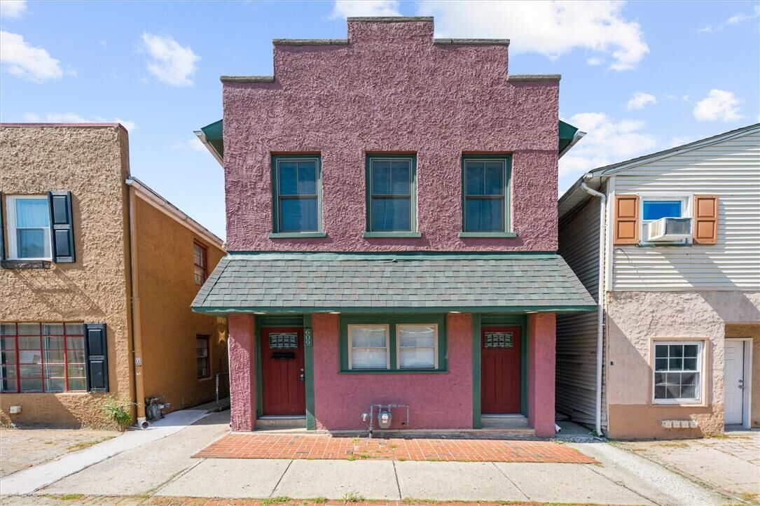 Property Photo:  609 Walnut Avenue  PA 18042 