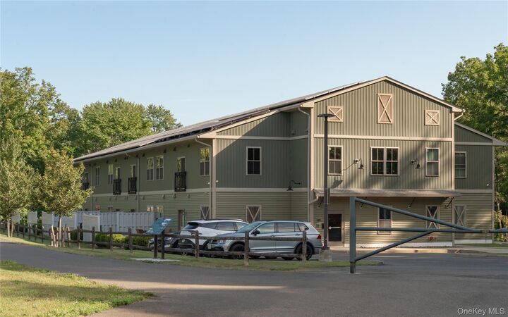 Property Photo:  128 Vineyard Avenue 202  NY 12528 