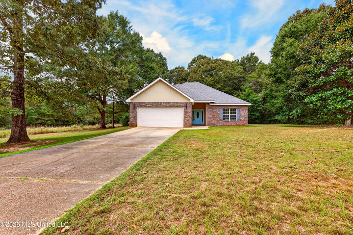 Property Photo:  1914 Woodland Drive  MS 39577 