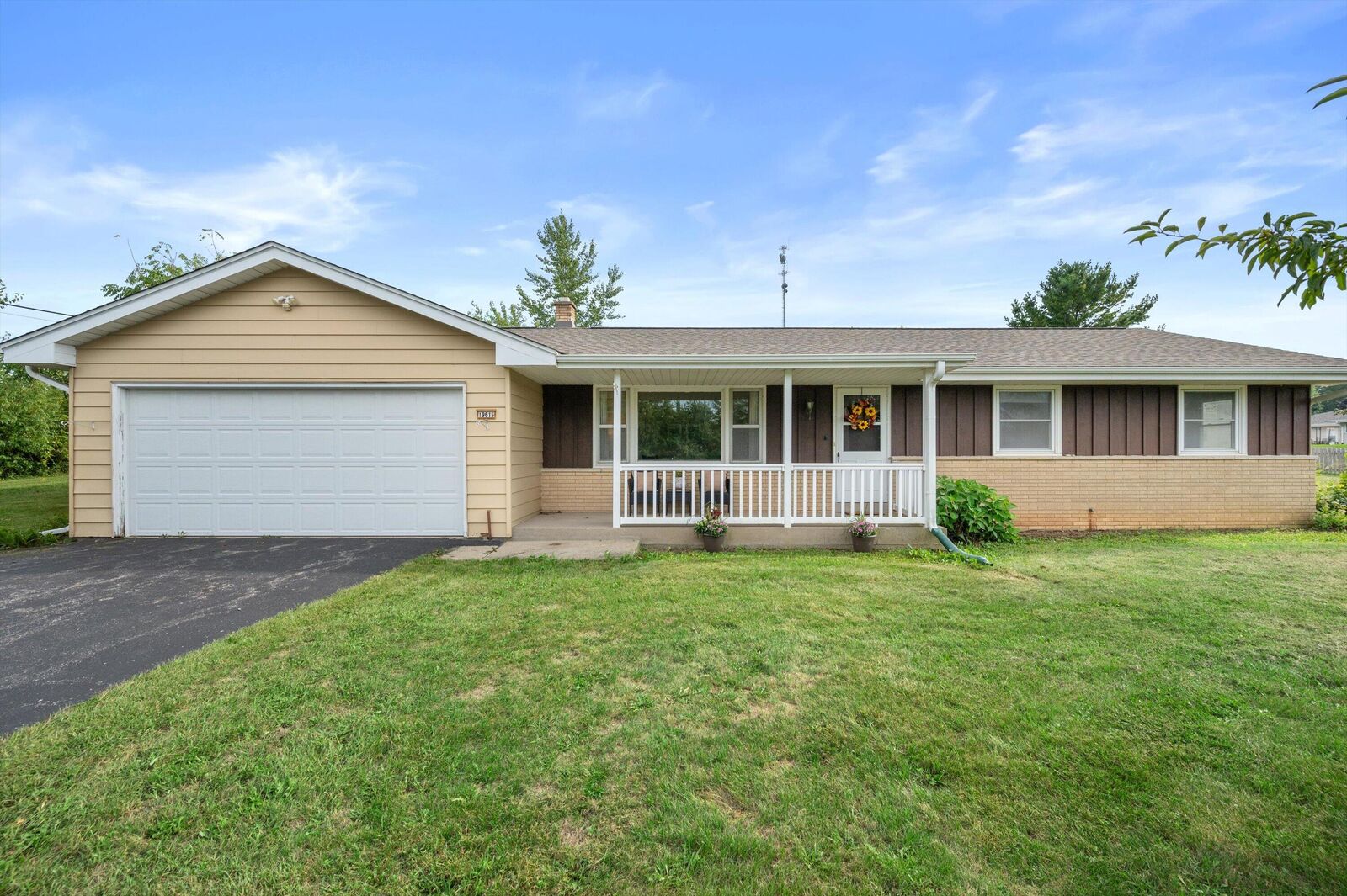 Property Photo:  19615 W Coffee Rd  WI 53146 