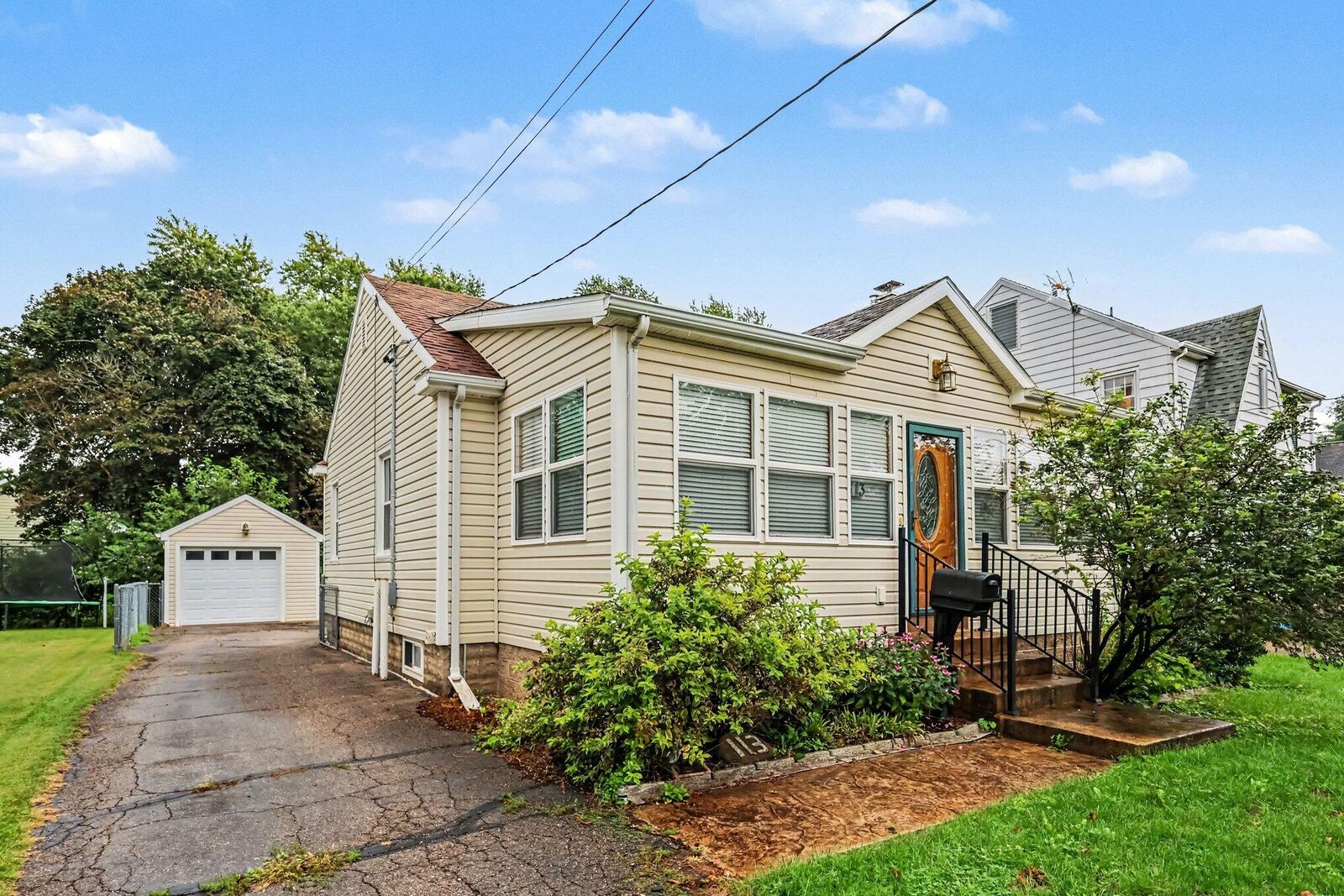 Property Photo: 113 N Higby Street MI 49202