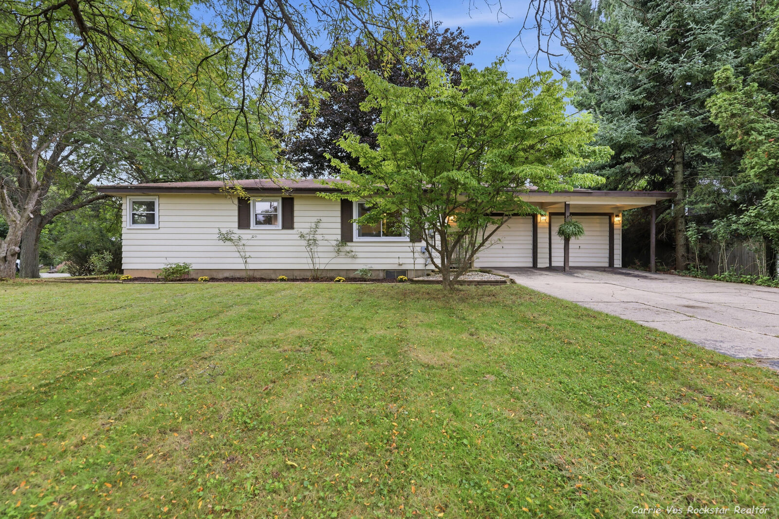 Property Photo:  3100 Hoehn Street NW  MI 49504 