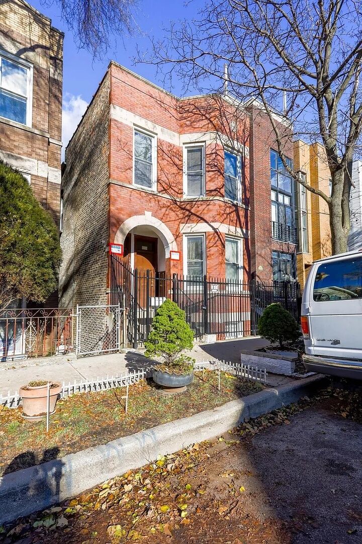 Property Photo:  1724 W Le Moyne Street 2  IL 60622 
