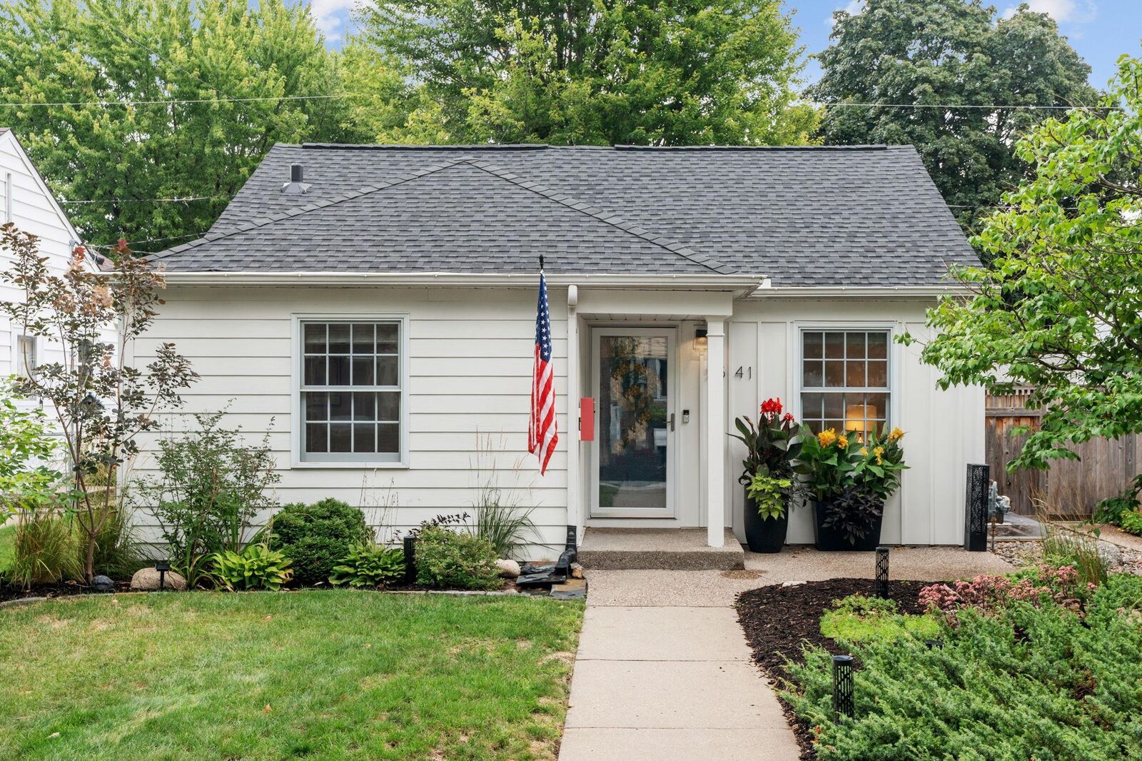 Property Photo:  5541 Vincent Avenue S  MN 55410 