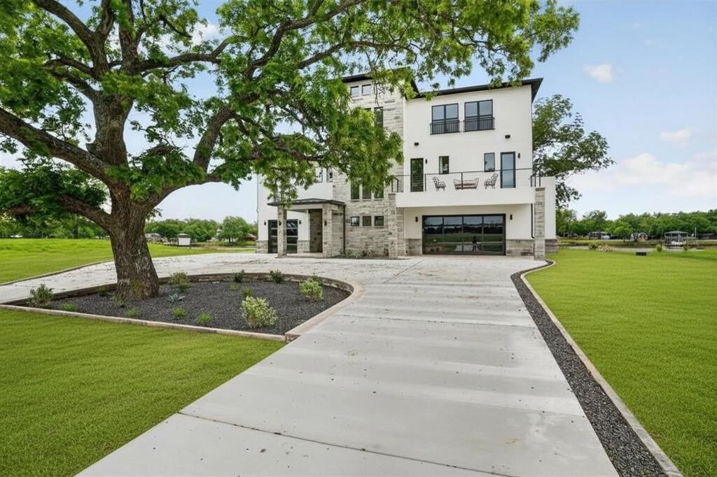 Property Photo:  1046 River Ranch Lane  TX 76087 
