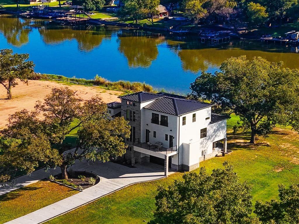Property Photo:  1046 River Ranch Lane  TX 76087 