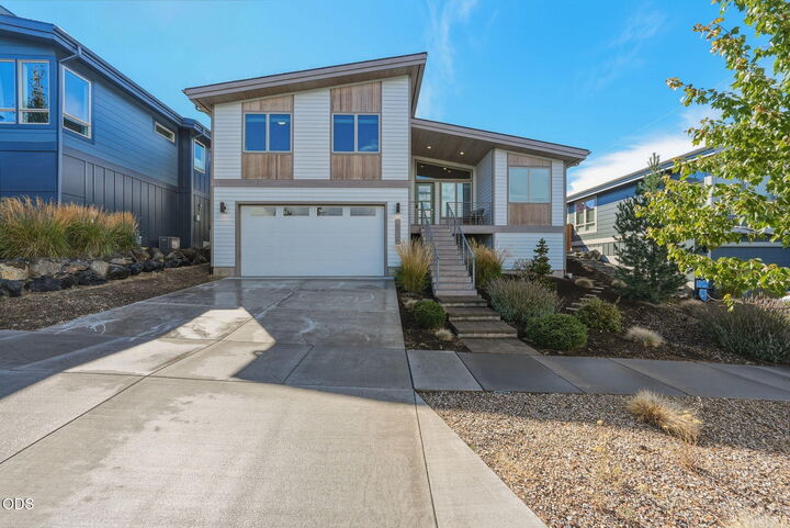 Property Photo: 63108 NE Iner Loop OR 97701