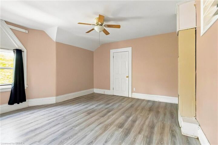 Property Photo:  63 East Avenue Upper  ON N3S 3L5 
