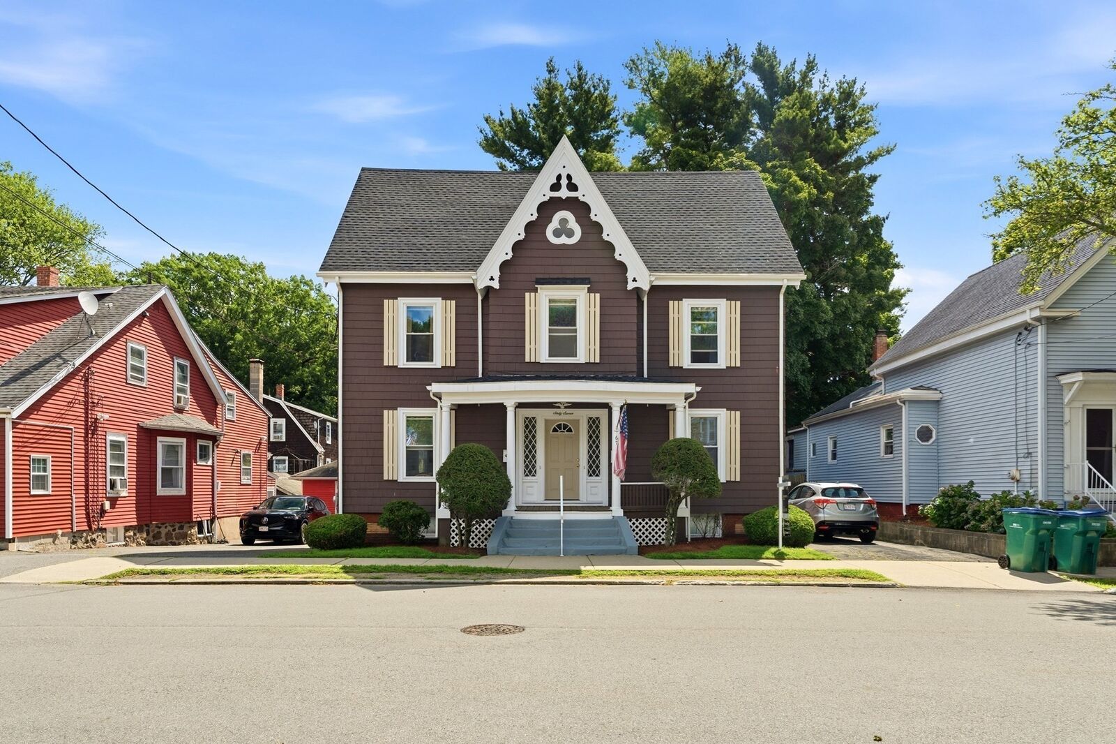 Property Photo: 67 Oakwood Ave MA 01902
