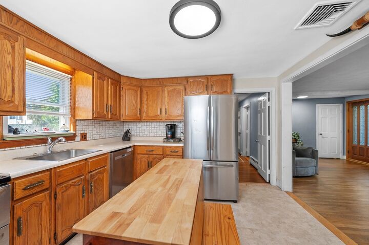 Property Photo:  9 Fosters Ln  MA 01880 