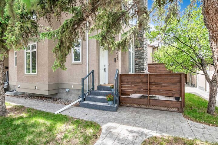 Property Photo:  5633 6 Street SW  AB T2V 0H1 