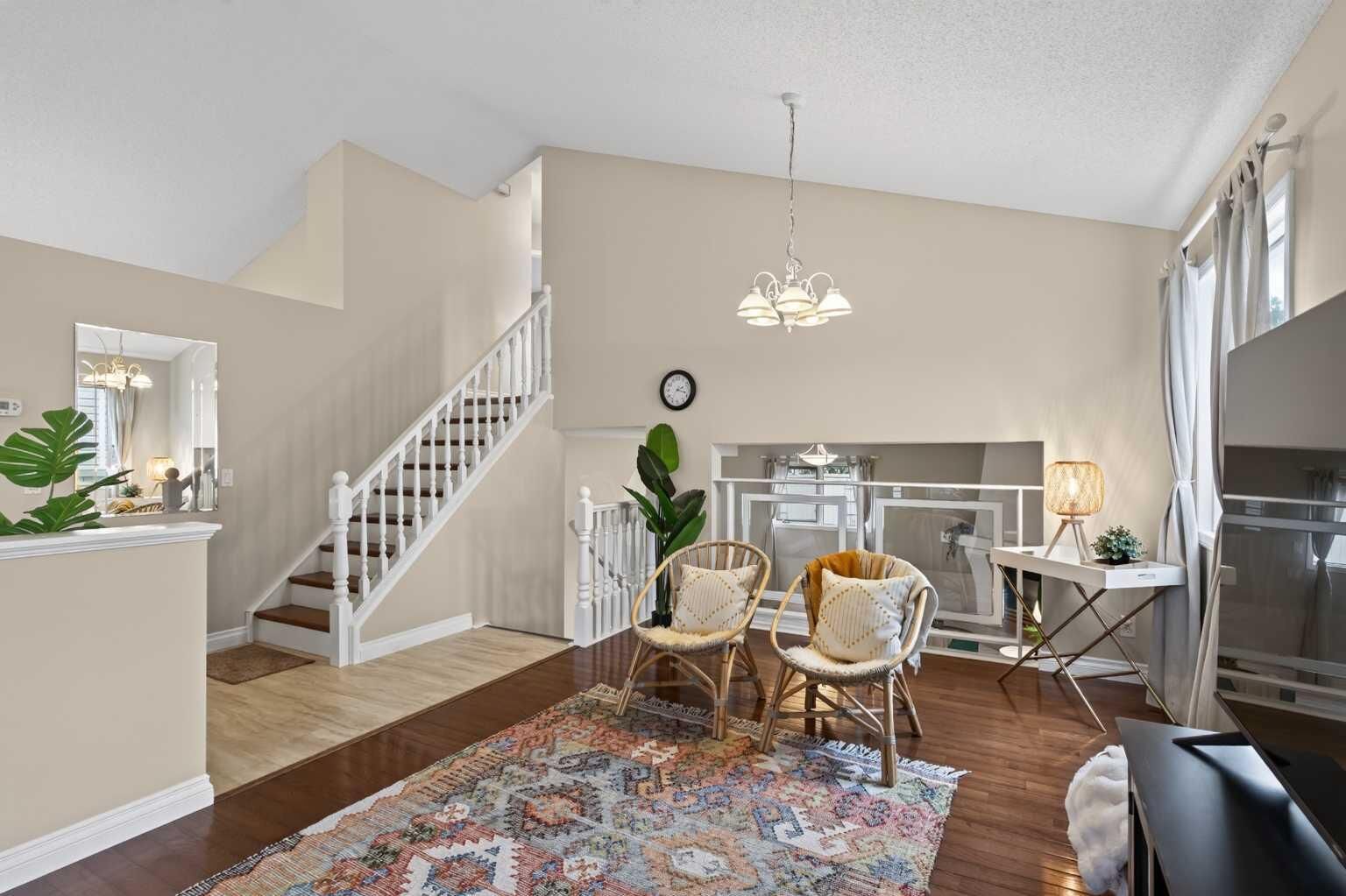 Property Photo:  15 Sunridge Crescent NW  AB T4B 2G6 