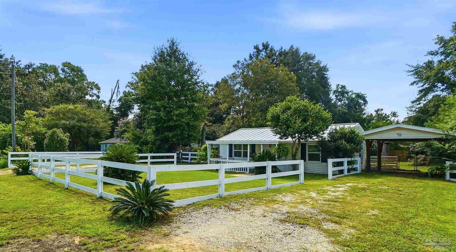 Property Photo: 3955 Diamond St FL 32571