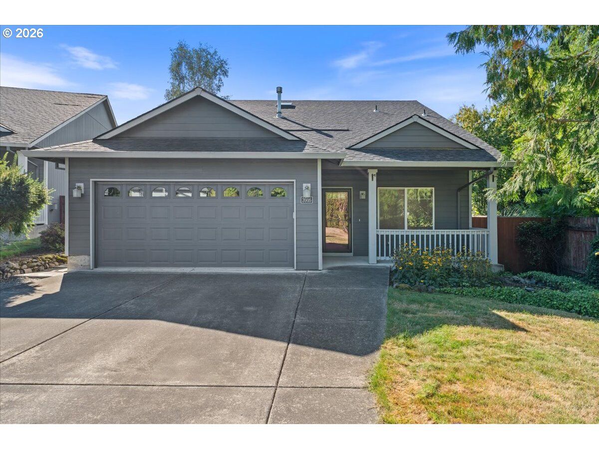 Property Photo: 3916 SE 24th Ter OR 97080