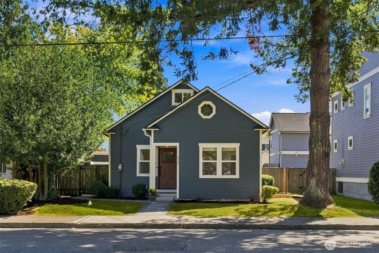 Property Photo:  316  Sydney Avenue N  WA 98045 
