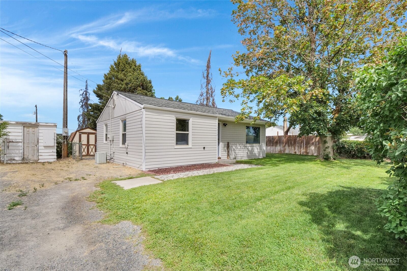 Property Photo:  1212 W Concord Avenue  WA 98837 