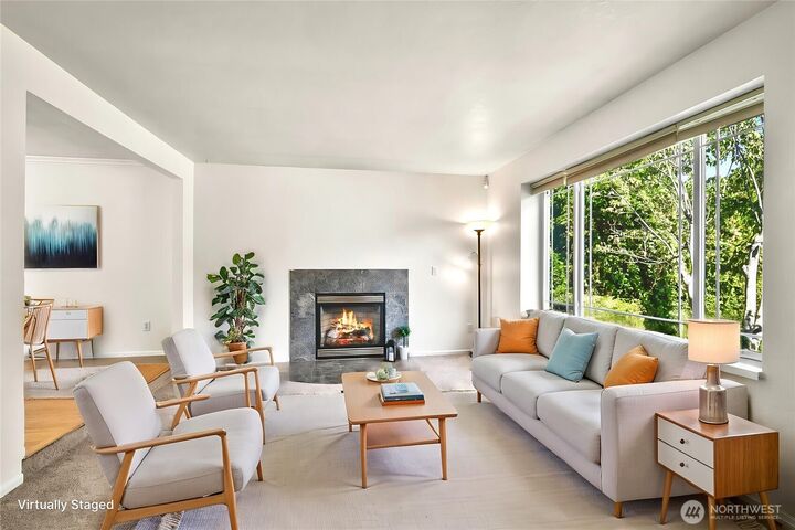 Property Photo:  1520  51st Place SW  WA 98203 