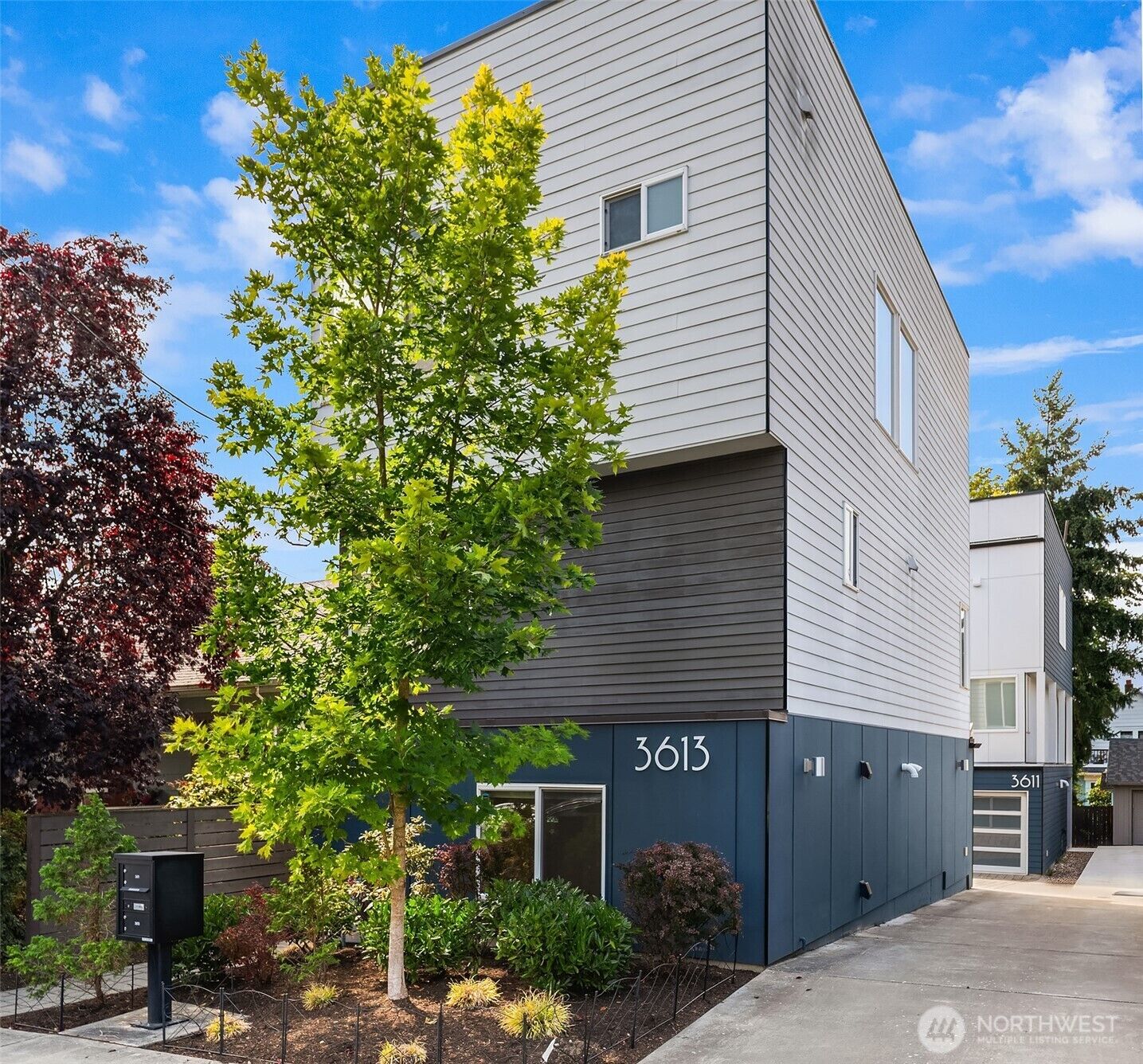 Property Photo: 3613 Wallingford Avenue N WA 98103