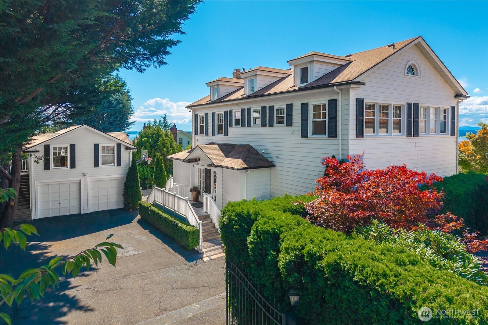 Property Photo: 3233 Magnolia Boulevard W WA 98119