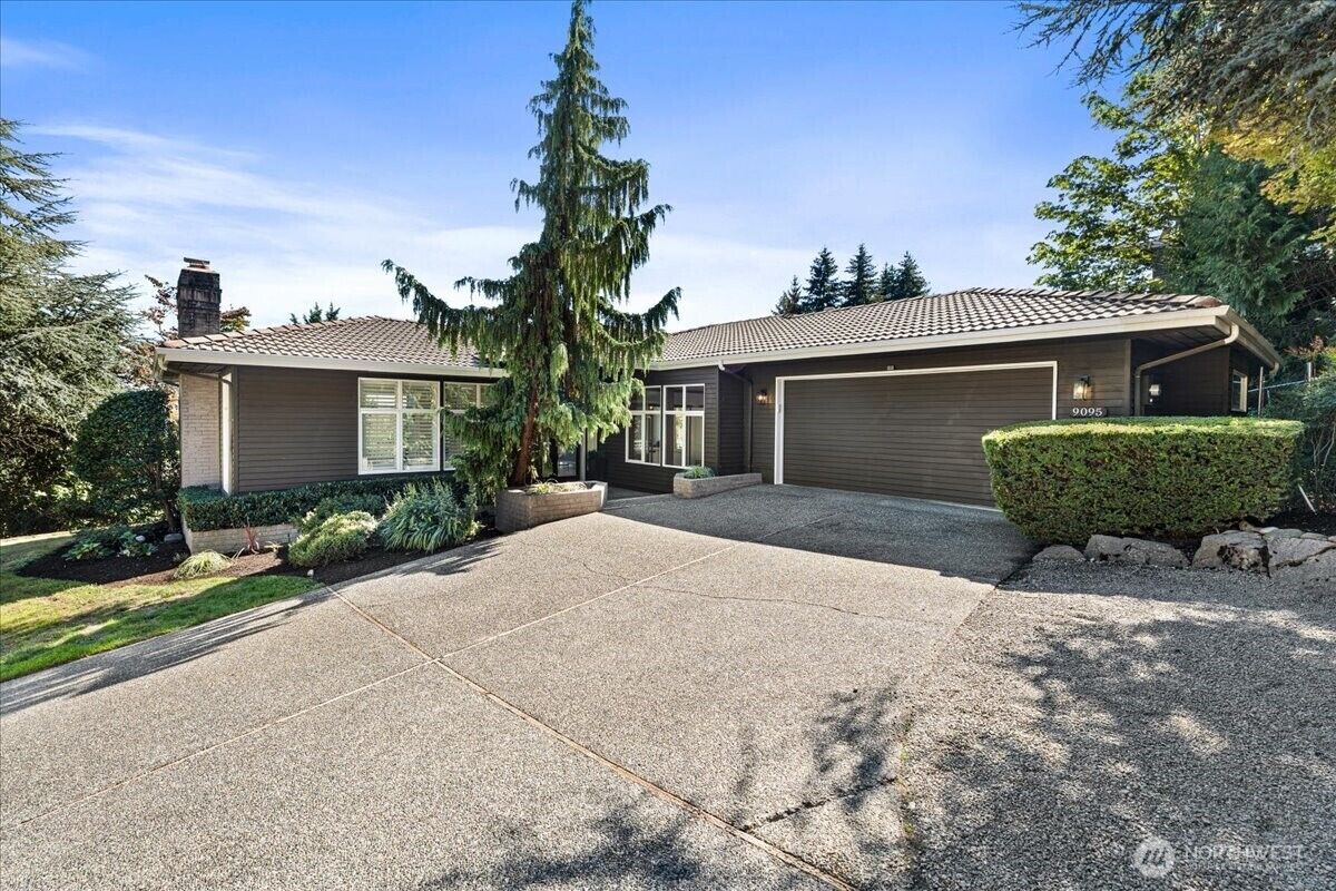 Property Photo: 9095 SE 79th Street WA 98040
