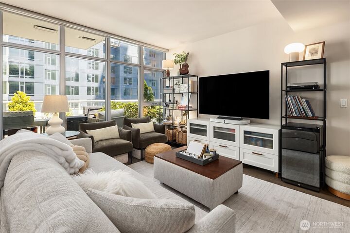 Property Photo:  583  Battery Street 702N  WA 98121 