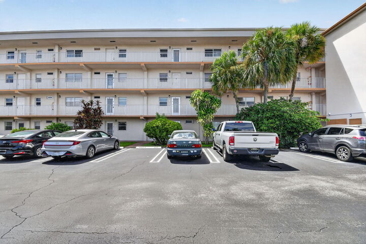 Property Photo: 230 NE 26th Avenue 412 FL 33435