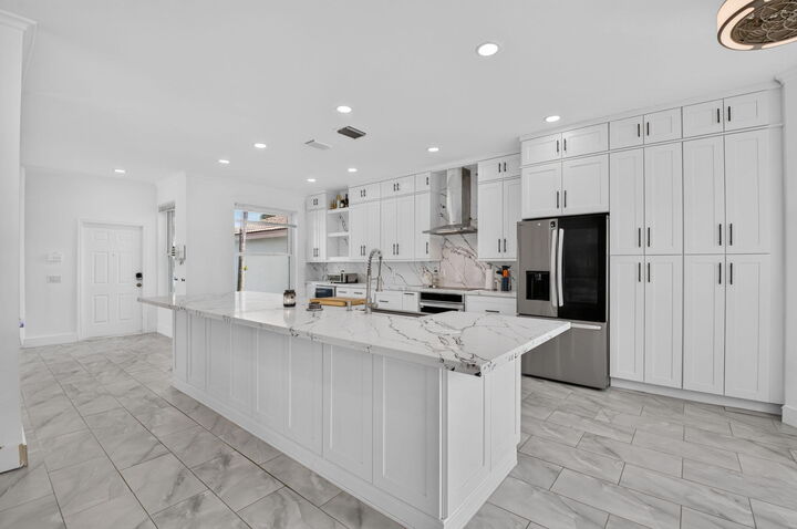 Property Photo: 7001 Chesapeake Circle FL 33436