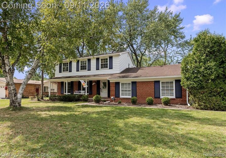 Property Photo:  25137 Castlereigh Drive  MI 48336 