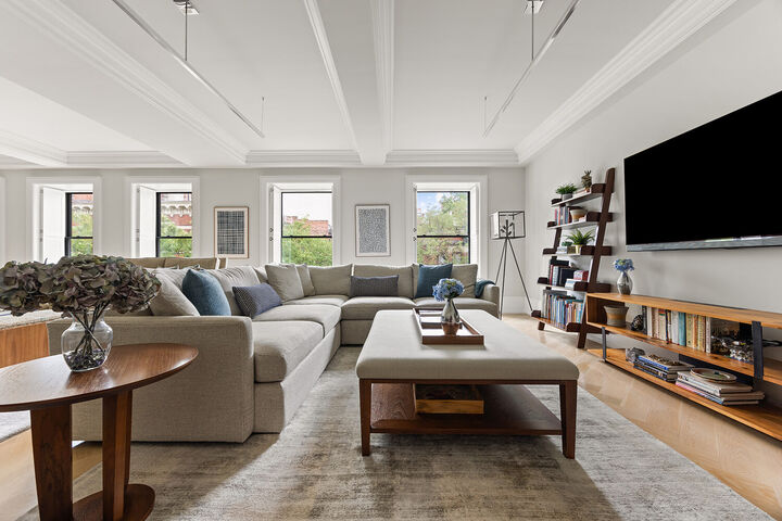 Property Photo:  182 W 82nd Street 4E  NY 10024 