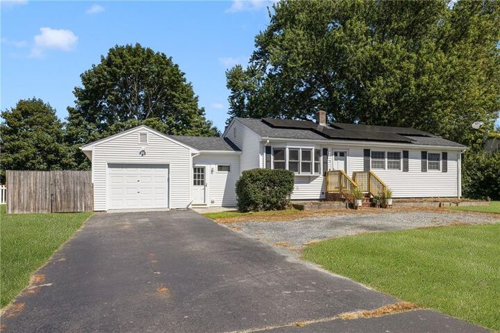 Property Photo:  7 Namquid Drive  RI 02842 