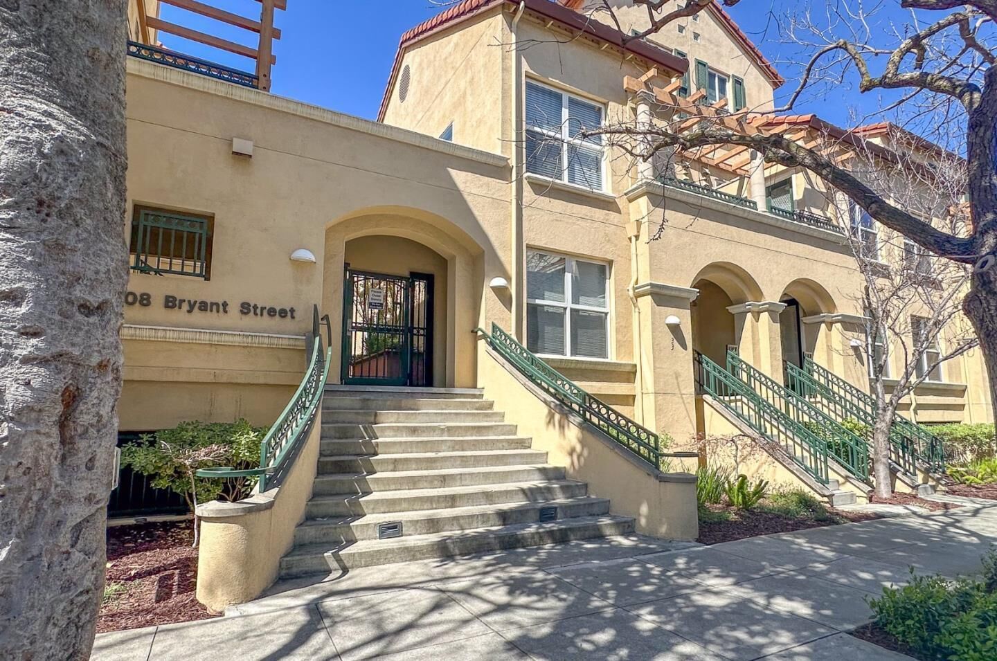 Property Photo:  108 Bryant Street 25  CA 94041 
