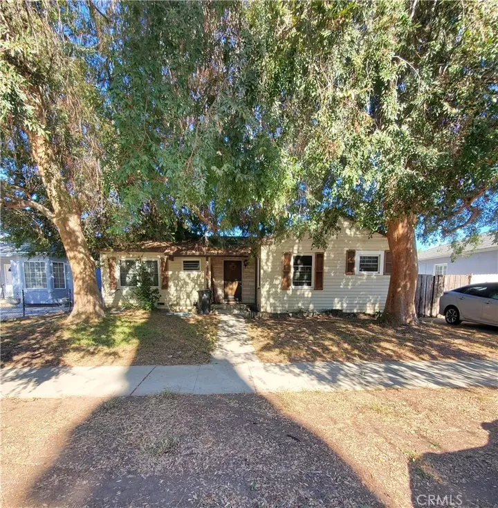 Property Photo: 6850 Hesperia CA 91335