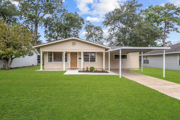 Property Photo: 695 Callaway TX 77706
