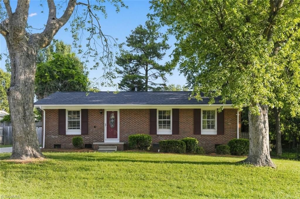 Property Photo:  2110 Kylemore Drive  NC 27406 