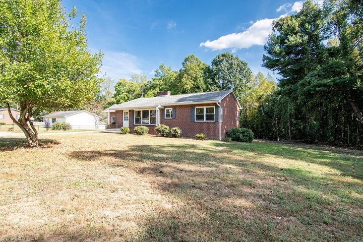 Property Photo: 1428 US Highway 311 N NC 27052
