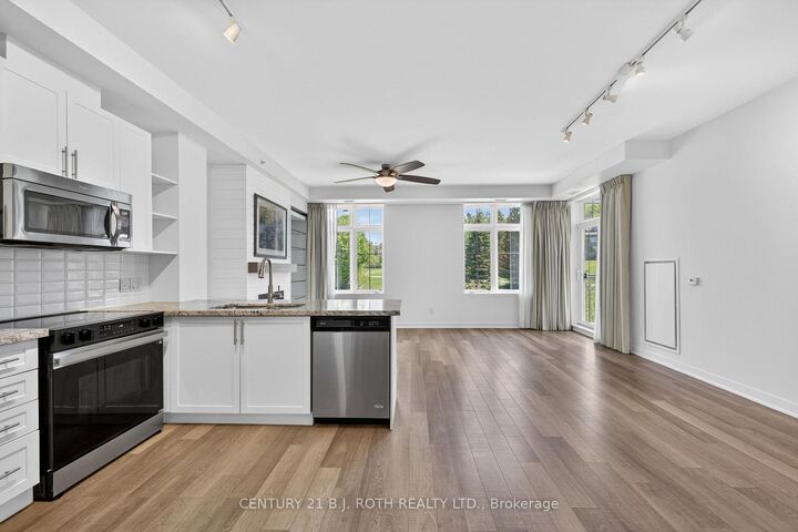 Property Photo:  40 Horseshoe Boulevard 310  ON L4M 4Y8 