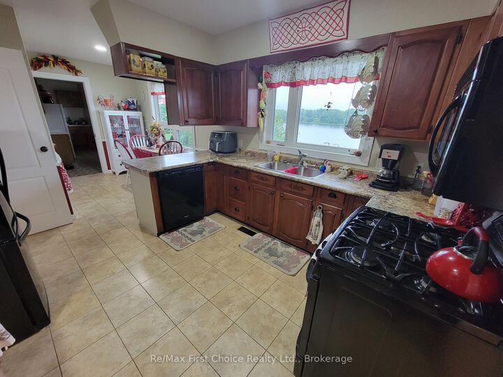 Property Photo:  602 River Avenue E  ON P0W 1L0 
