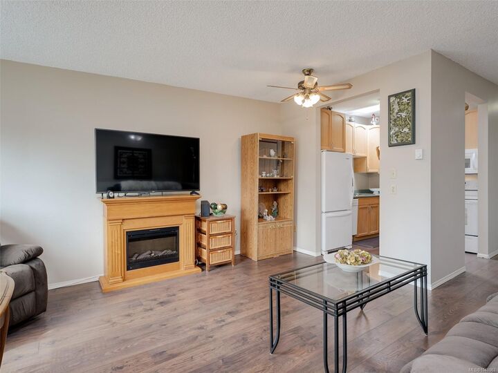 Property Photo:  642 Admirals Rd #303  BC V9A 2N7 