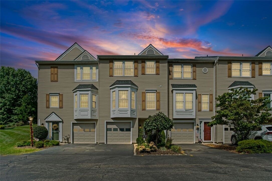 Property Photo:  470 Cherryhill Dr  PA 15017 