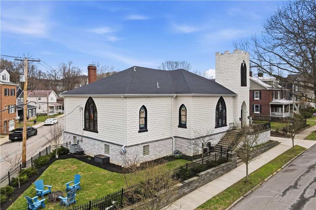 Property Photo:  201 Frederick Avenue  PA 15143 