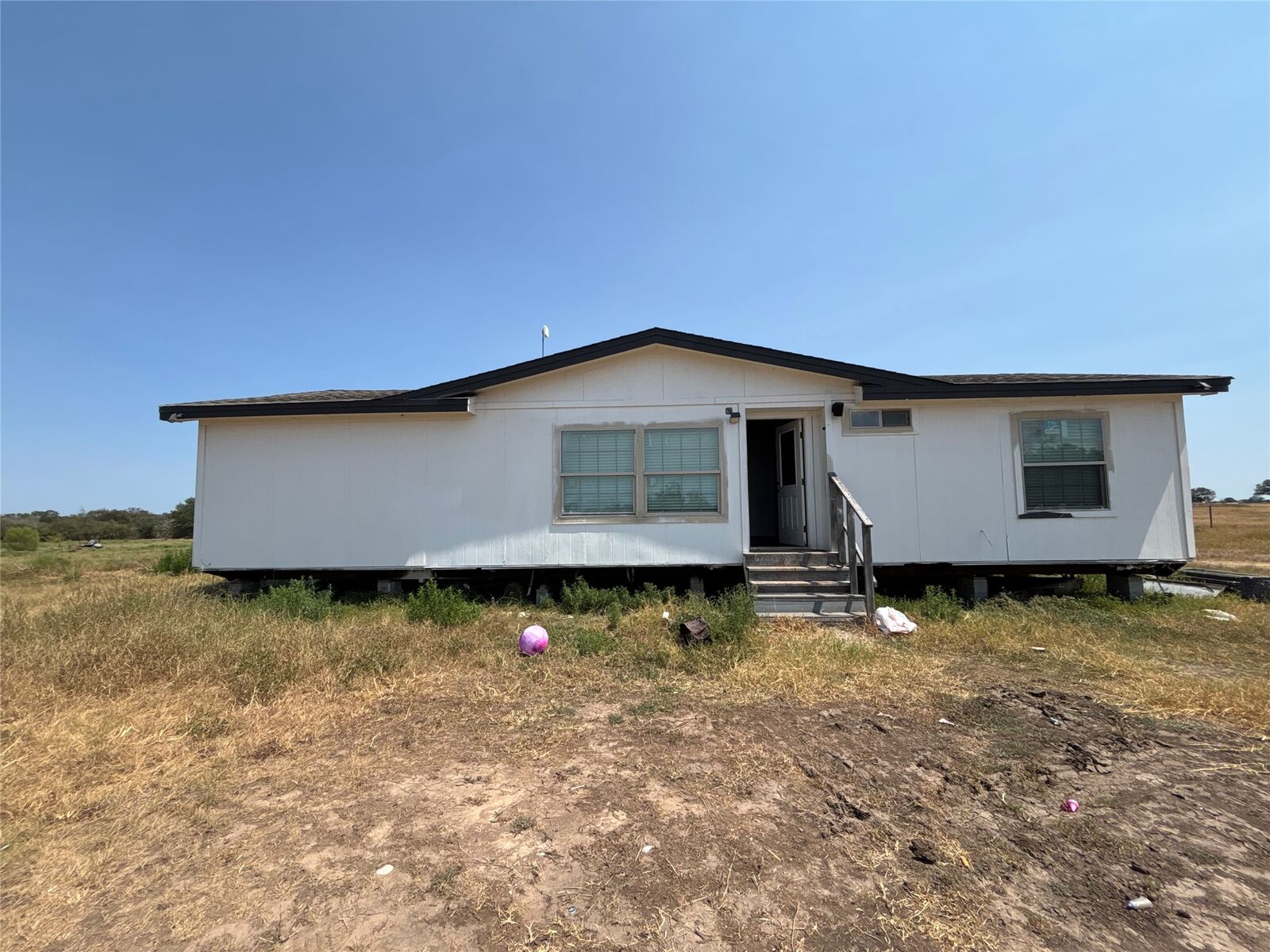 Property Photo:  