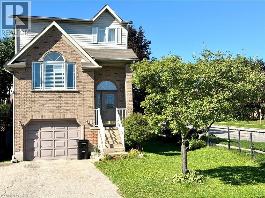 Property Photo:  652 Keatswood Crescent  ON N2T 2R7 